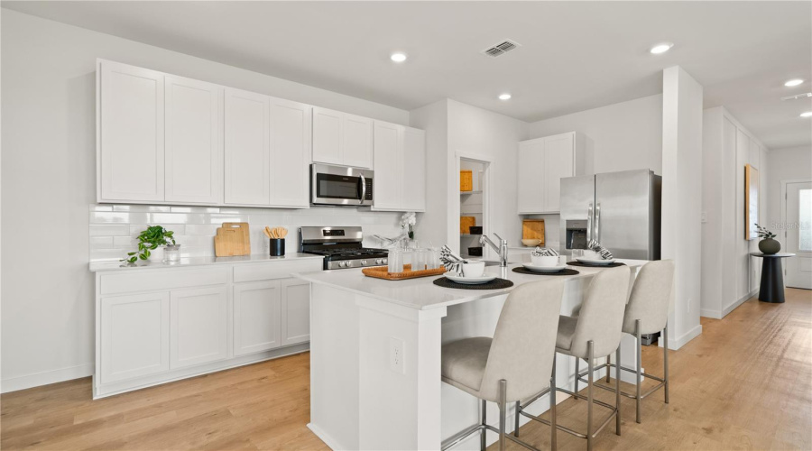 Davenport, Florida 33837, 5 Bedrooms Bedrooms, ,3 Bathroomsbathrooms,Residential,For Sale,Eastminster,0,Mfro6431677