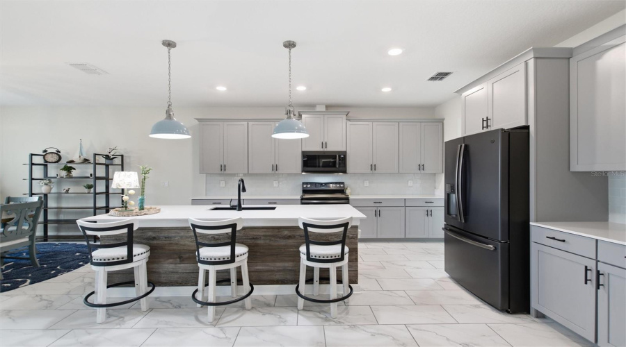 DAVENPORT, Florida 33896, 4 Bedrooms Bedrooms, ,3 BathroomsBathrooms,Residential,For Sale,OLYMPIC CLUB,0,MFRS5155098