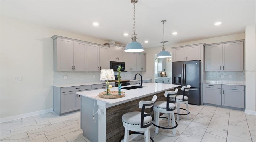 DAVENPORT, Florida 33896, 4 Bedrooms Bedrooms, ,3 BathroomsBathrooms,Residential,For Sale,OLYMPIC CLUB,0,MFRS5155098