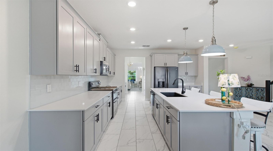 DAVENPORT, Florida 33896, 4 Bedrooms Bedrooms, ,3 BathroomsBathrooms,Residential,For Sale,OLYMPIC CLUB,0,MFRS5155098