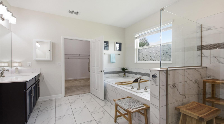 DAVENPORT, Florida 33896, 4 Bedrooms Bedrooms, ,3 BathroomsBathrooms,Residential,For Sale,OLYMPIC CLUB,0,MFRS5155098