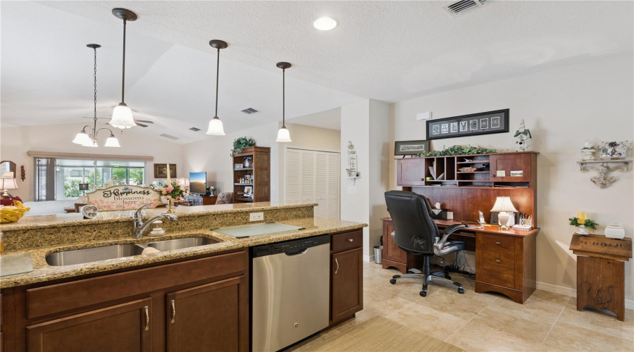 DAVENPORT, Florida 33837, 4 Bedrooms Bedrooms, ,4 BathroomsBathrooms,Residential,For Sale,CADIZ,0,MFRO6431343