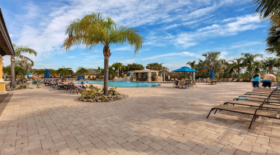 KISSIMMEE, Florida 34747, 4 Bedrooms Bedrooms, ,3 BathroomsBathrooms,Residential,For Sale,CAT PALM,0,MFRO6428364