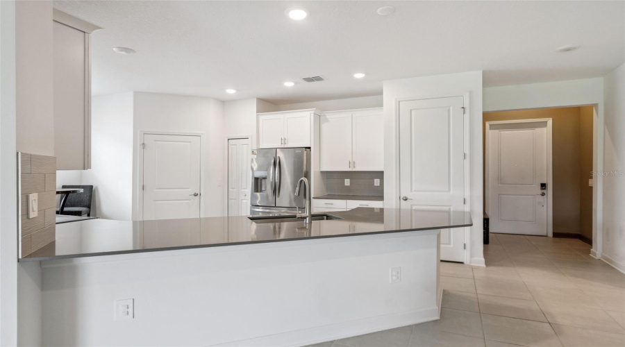 DAVENPORT, Florida 33837, 4 Bedrooms Bedrooms, ,3 BathroomsBathrooms,Residential,For Sale,WANDSWORTH,0,MFRO6430703