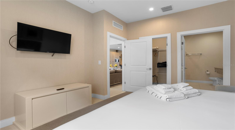 KISSIMMEE, Florida 34747, 4 Bedrooms Bedrooms, ,4 BathroomsBathrooms,Residential,For Sale,RECIFE,0,MFRS5155205
