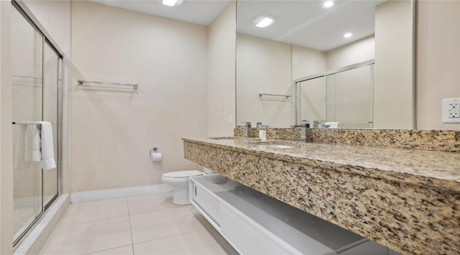 KISSIMMEE, Florida 34747, 4 Bedrooms Bedrooms, ,4 BathroomsBathrooms,Residential,For Sale,RECIFE,0,MFRS5155205