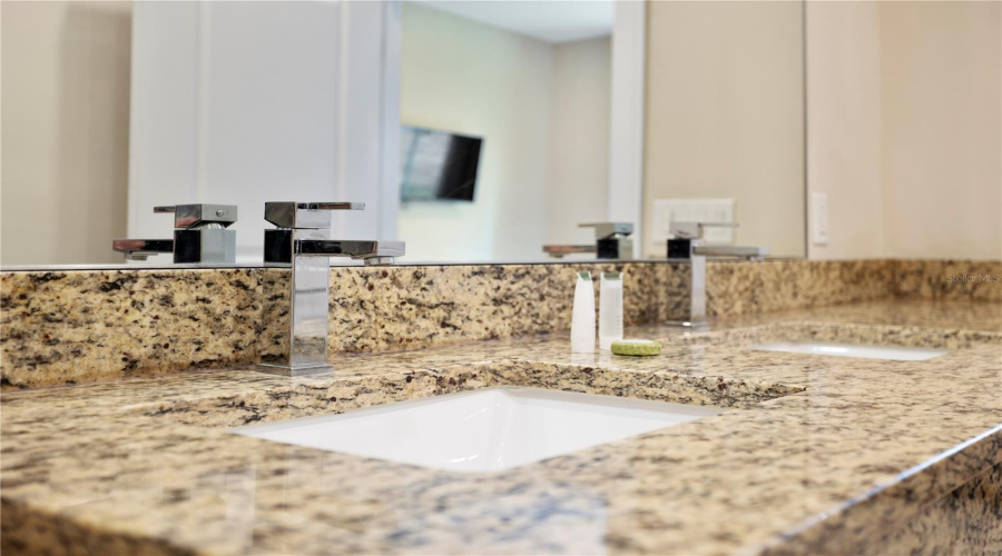 KISSIMMEE, Florida 34747, 4 Bedrooms Bedrooms, ,4 BathroomsBathrooms,Residential,For Sale,RECIFE,0,MFRS5155205