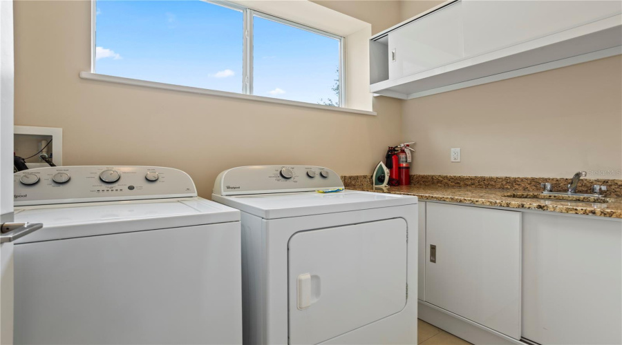 KISSIMMEE, Florida 34747, 4 Bedrooms Bedrooms, ,4 BathroomsBathrooms,Residential,For Sale,RECIFE,0,MFRS5155205