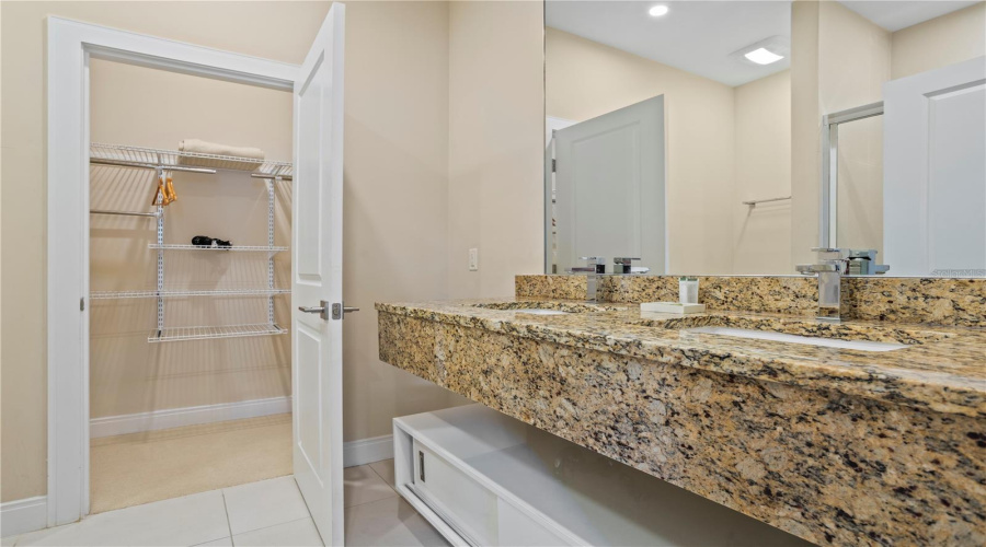 KISSIMMEE, Florida 34747, 4 Bedrooms Bedrooms, ,4 BathroomsBathrooms,Residential,For Sale,RECIFE,0,MFRS5155205