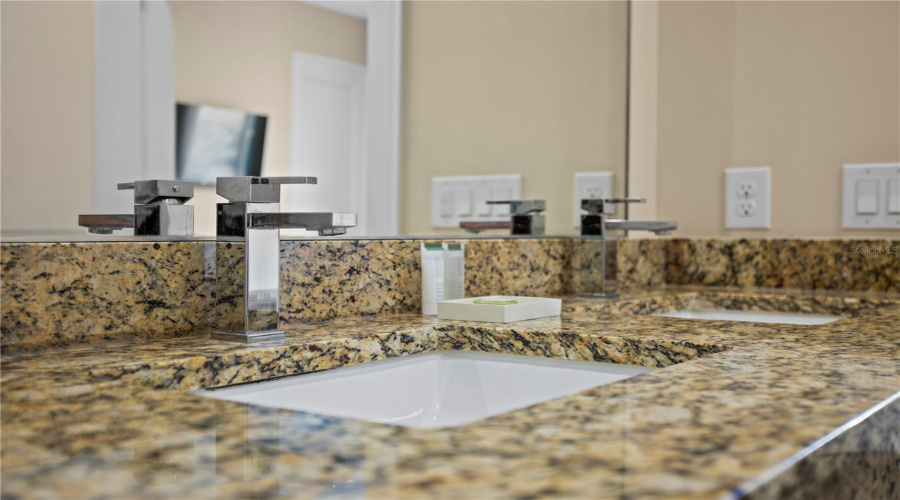 KISSIMMEE, Florida 34747, 4 Bedrooms Bedrooms, ,4 BathroomsBathrooms,Residential,For Sale,RECIFE,0,MFRS5155205