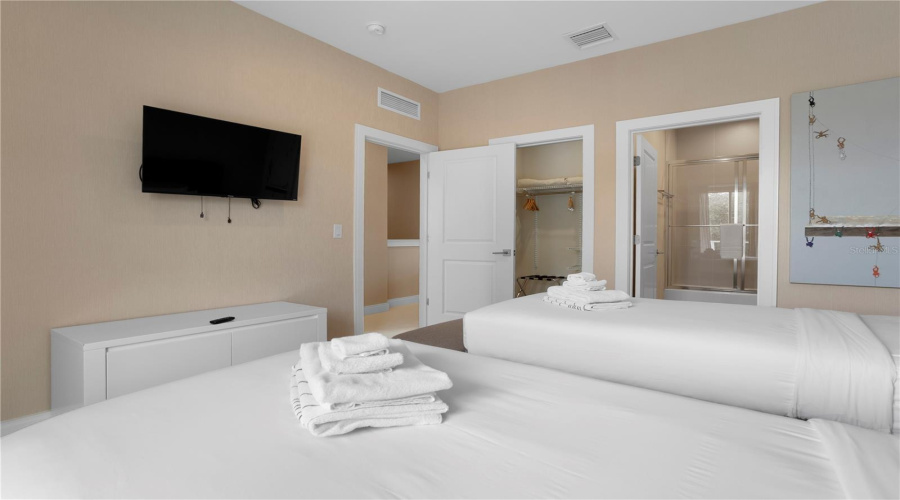 KISSIMMEE, Florida 34747, 4 Bedrooms Bedrooms, ,4 BathroomsBathrooms,Residential,For Sale,RECIFE,0,MFRS5155205