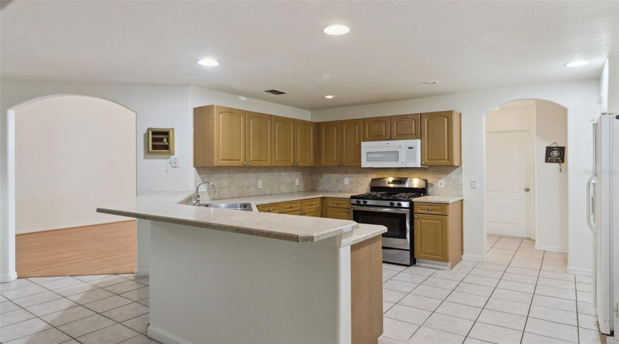 DAVENPORT, Florida 33897, 4 Bedrooms Bedrooms, ,3 BathroomsBathrooms,Residential,For Sale,DOLCETTO,0,MFRO6431931