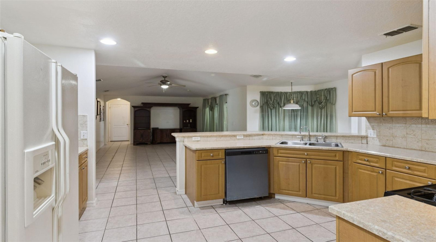 DAVENPORT, Florida 33897, 4 Bedrooms Bedrooms, ,3 BathroomsBathrooms,Residential,For Sale,DOLCETTO,0,MFRO6431931