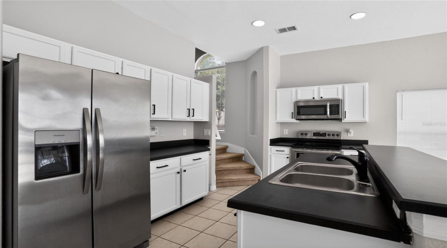 DAVENPORT, Florida 33837, 5 Bedrooms Bedrooms, ,3 BathroomsBathrooms,Residential,For Sale,CADIZ,0,MFRO6404578