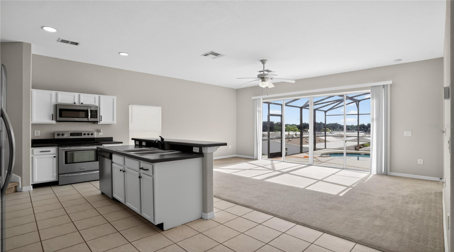 DAVENPORT, Florida 33837, 5 Bedrooms Bedrooms, ,3 BathroomsBathrooms,Residential,For Sale,CADIZ,0,MFRO6404578