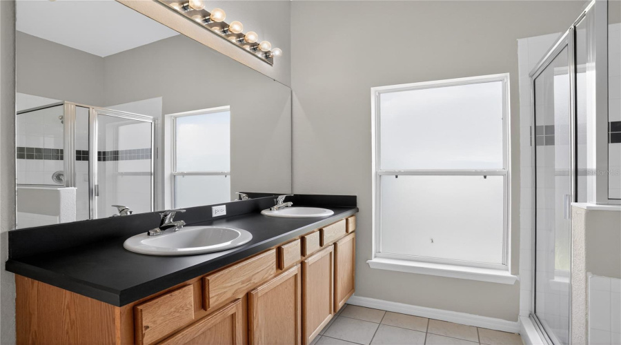 DAVENPORT, Florida 33837, 5 Bedrooms Bedrooms, ,3 BathroomsBathrooms,Residential,For Sale,CADIZ,0,MFRO6404578