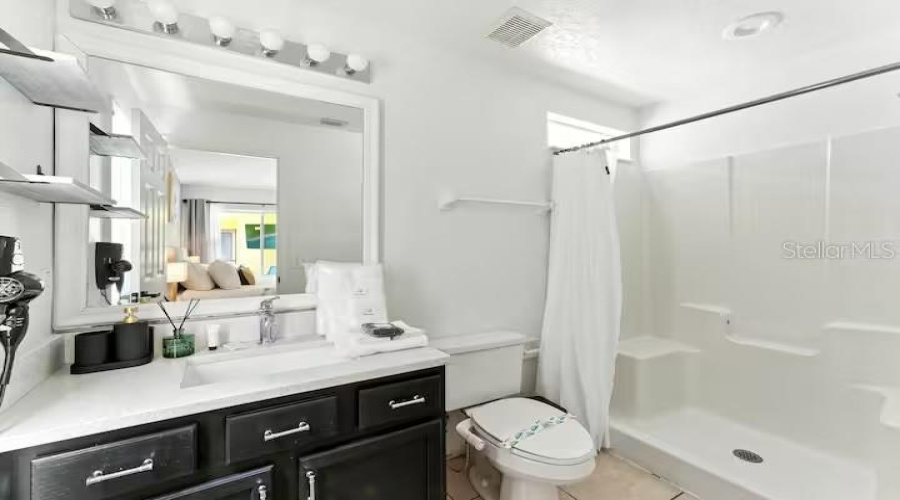 KISSIMMEE, Florida 34746, 4 Bedrooms Bedrooms, ,3 BathroomsBathrooms,Residential,For Sale,LAKE BERKLEY DR,0,MFRO6431899