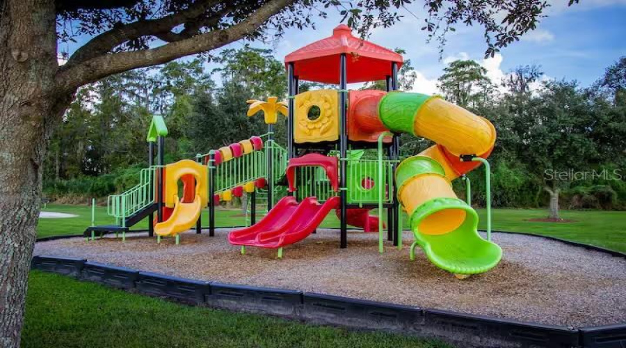 KISSIMMEE, Florida 34746, 4 Bedrooms Bedrooms, ,3 BathroomsBathrooms,Residential,For Sale,LAKE BERKLEY DR,0,MFRO6431899