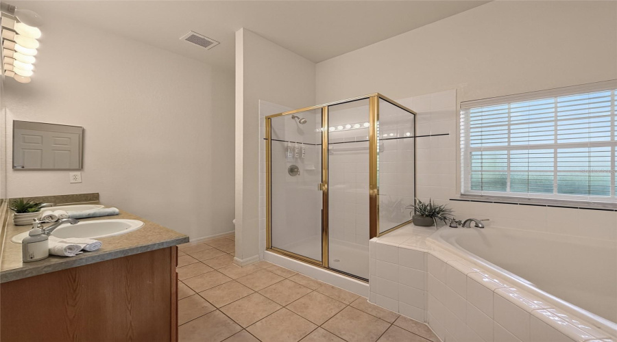 DAVENPORT, Florida 33897, 2 Bedrooms Bedrooms, ,2 BathroomsBathrooms,Residential,For Sale,RUM,0,MFRS5154290