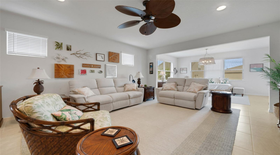 DAVENPORT, Florida 33837, 3 Bedrooms Bedrooms, ,2 BathroomsBathrooms,Residential,For Sale,VIGO,0,MFRS5154864