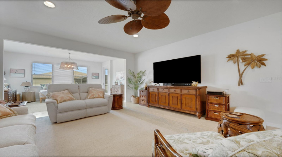 DAVENPORT, Florida 33837, 3 Bedrooms Bedrooms, ,2 BathroomsBathrooms,Residential,For Sale,VIGO,0,MFRS5154864