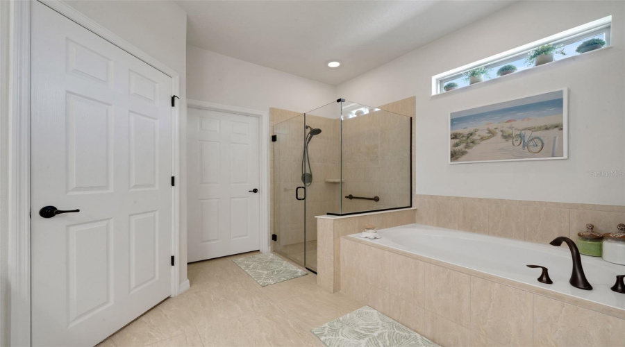 DAVENPORT, Florida 33837, 3 Bedrooms Bedrooms, ,2 BathroomsBathrooms,Residential,For Sale,VIGO,0,MFRS5154864