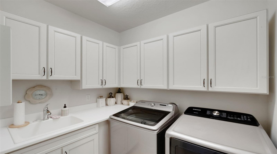 DAVENPORT, Florida 33837, 3 Bedrooms Bedrooms, ,2 BathroomsBathrooms,Residential,For Sale,VIGO,0,MFRS5154864