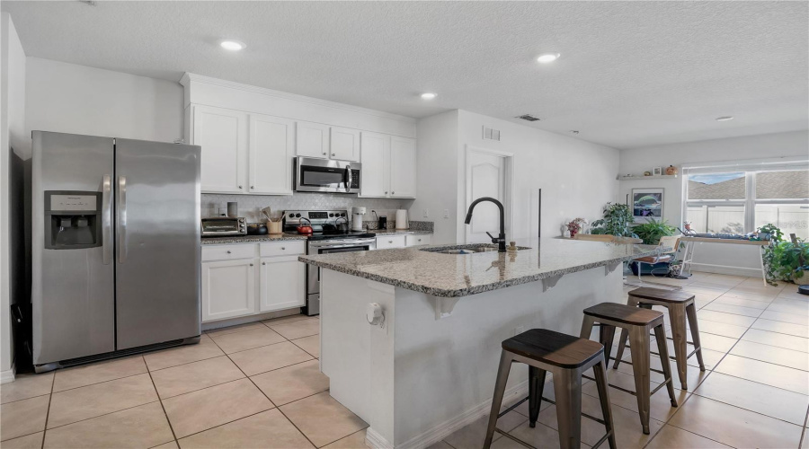 KISSIMMEE, Florida 34747, 3 Bedrooms Bedrooms, ,2 BathroomsBathrooms,Residential,For Sale,PINALES,0,MFRS5154937