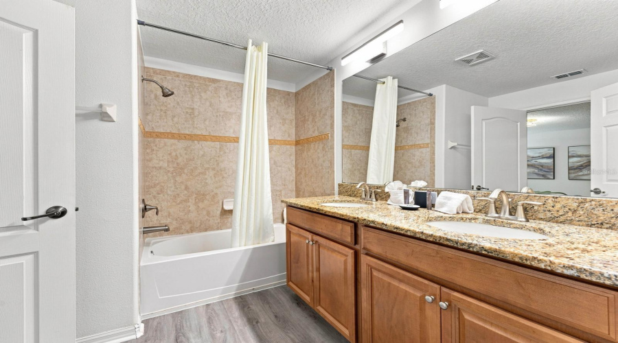 KISSIMMEE, Florida 34746, 4 Bedrooms Bedrooms, ,3 BathroomsBathrooms,Residential,For Sale,CLOCK TOWER,0,MFRO6432058