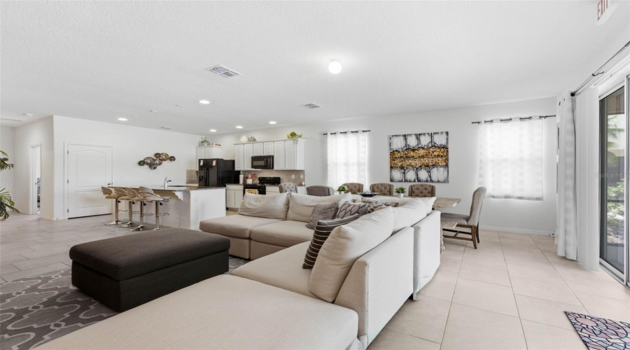 DAVENPORT, Florida 33837, 5 Bedrooms Bedrooms, ,5 BathroomsBathrooms,Residential,For Sale,TERRASONESTA,0,MFRO6427866