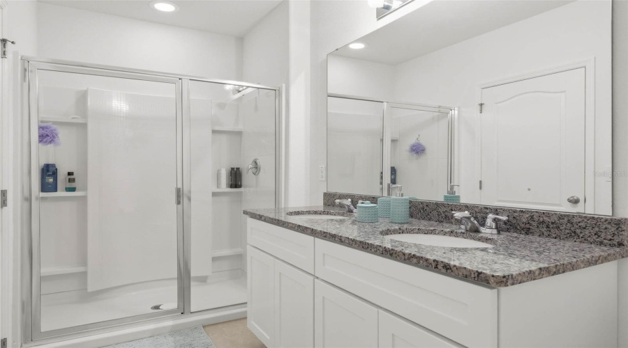 Ensuite bath primary 2