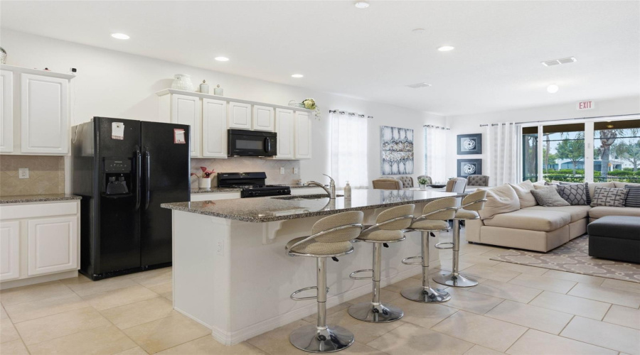 DAVENPORT, Florida 33837, 5 Bedrooms Bedrooms, ,5 BathroomsBathrooms,Residential,For Sale,TERRASONESTA,0,MFRO6427866