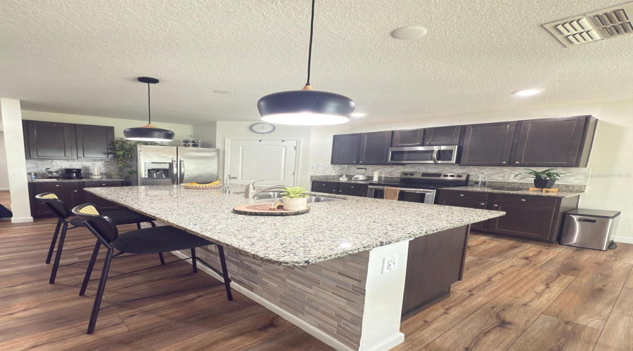KISSIMMEE, Florida 34747, 5 Bedrooms Bedrooms, ,3 BathroomsBathrooms,Residential,For Sale,PYRUS,0,MFRS5147295