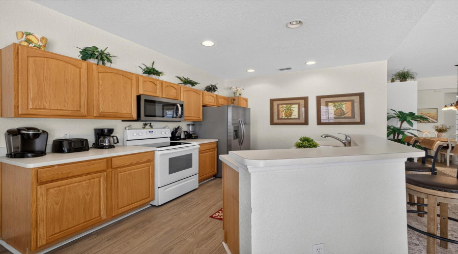 Kissimmee, Florida 34747, 5 Bedrooms Bedrooms, ,5 Bathroomsbathrooms,Residential,For Sale,Teascone,0,Mfrs5154949