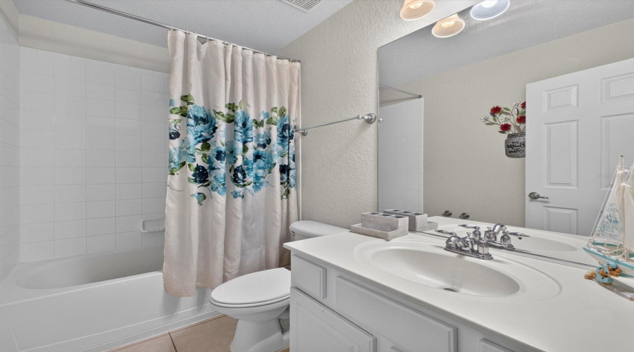Kissimmee, Florida 34747, 5 Bedrooms Bedrooms, ,5 Bathroomsbathrooms,Residential,For Sale,Teascone,0,Mfrs5154949