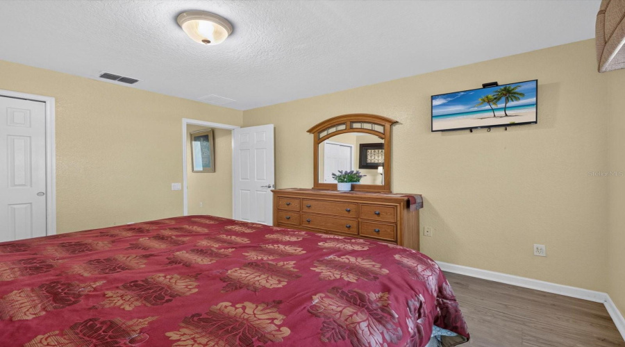 Kissimmee, Florida 34747, 5 Bedrooms Bedrooms, ,5 Bathroomsbathrooms,Residential,For Sale,Teascone,0,Mfrs5154949