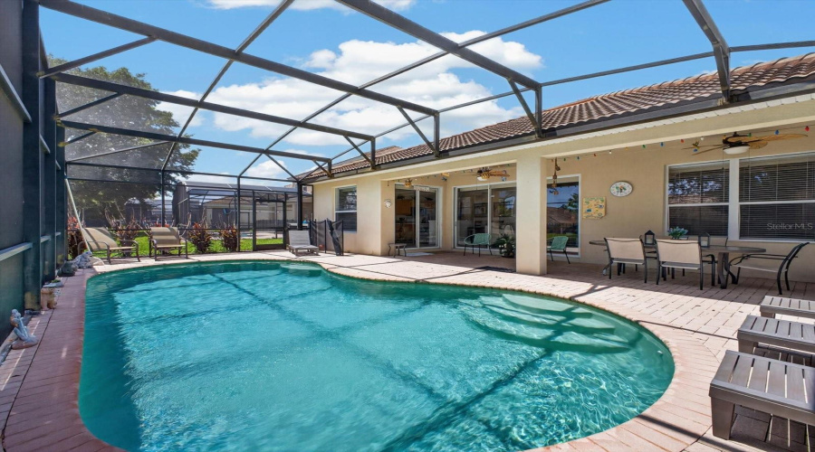 Kissimmee, Florida 34747, 5 Bedrooms Bedrooms, ,5 Bathroomsbathrooms,Residential,For Sale,Teascone,0,Mfrs5154949