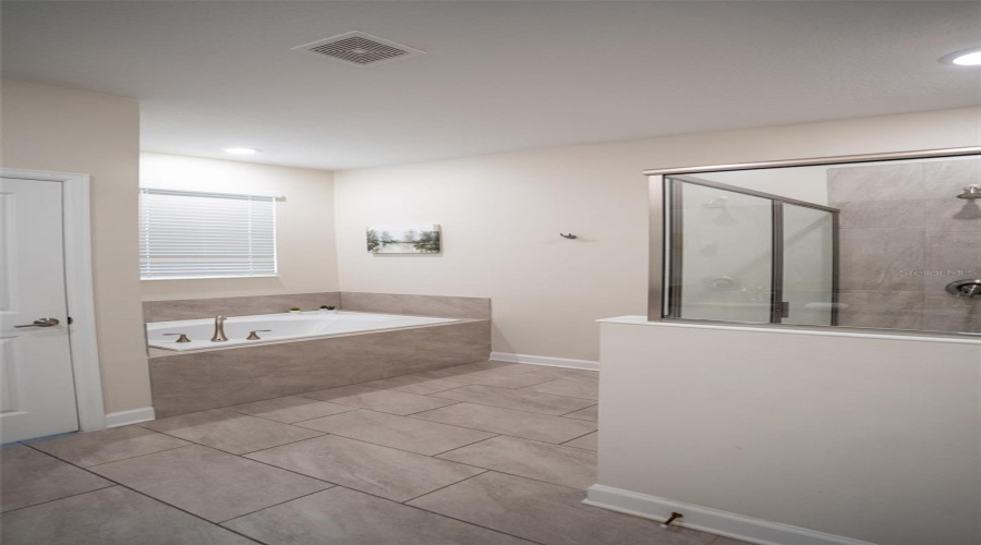 KISSIMMEE, Florida 34746, 8 Bedrooms Bedrooms, ,5 BathroomsBathrooms,Residential,For Sale,OXYMORON,0,MFRO6430382