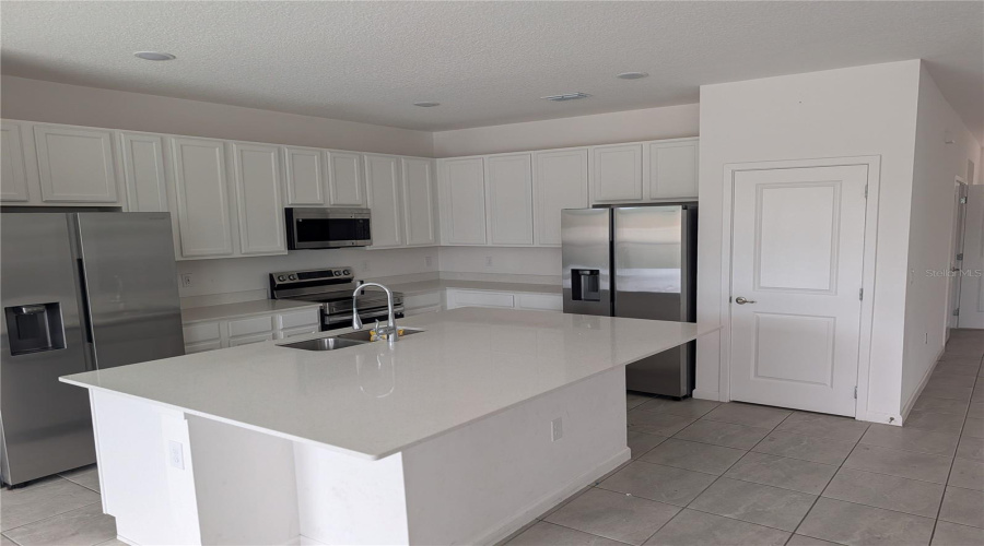 KISSIMMEE, Florida 34746, 6 Bedrooms Bedrooms, ,8 BathroomsBathrooms,Residential,For Sale,MARCELLO,0,MFRS5155280