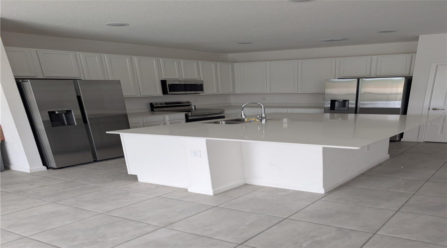 KISSIMMEE, Florida 34746, 6 Bedrooms Bedrooms, ,8 BathroomsBathrooms,Residential,For Sale,MARCELLO,0,MFRS5155280