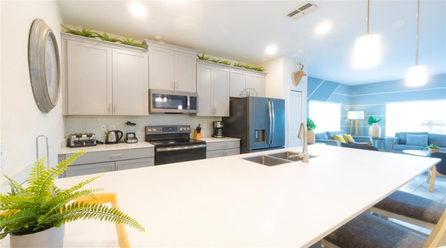 DAVENPORT, Florida 33896, 5 Bedrooms Bedrooms, ,4 BathroomsBathrooms,Residential,For Sale,OCEAN COURSE,0,MFRO6432403