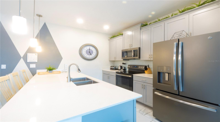 DAVENPORT, Florida 33896, 5 Bedrooms Bedrooms, ,4 BathroomsBathrooms,Residential,For Sale,OCEAN COURSE,0,MFRO6432403