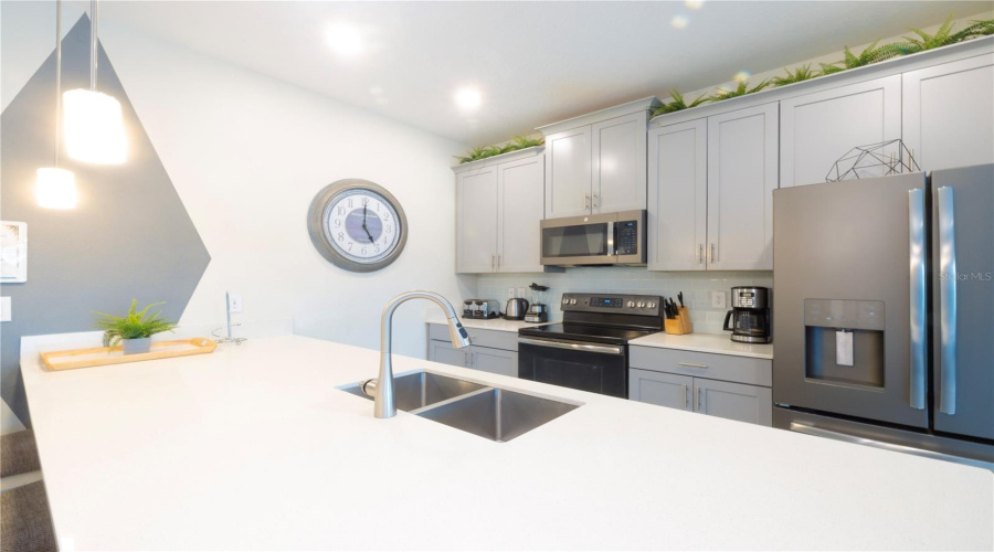 DAVENPORT, Florida 33896, 5 Bedrooms Bedrooms, ,4 BathroomsBathrooms,Residential,For Sale,OCEAN COURSE,0,MFRO6432403