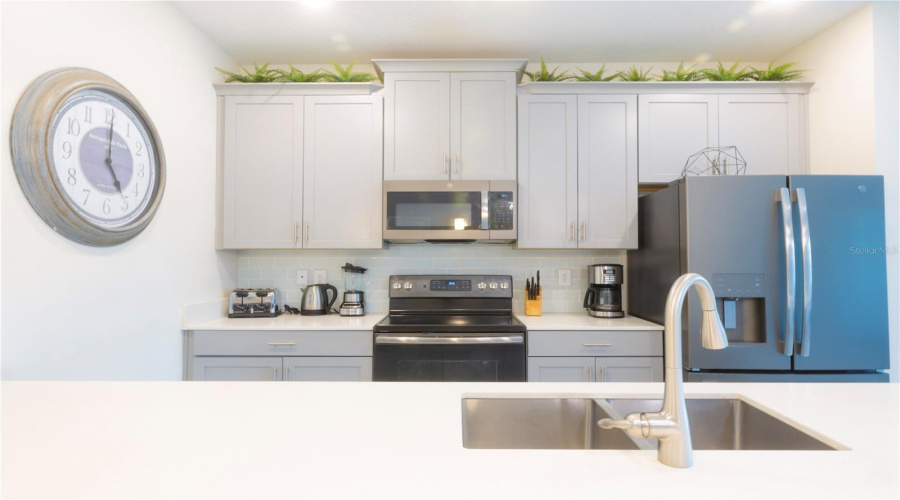 DAVENPORT, Florida 33896, 5 Bedrooms Bedrooms, ,4 BathroomsBathrooms,Residential,For Sale,OCEAN COURSE,0,MFRO6432403