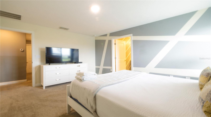 DAVENPORT, Florida 33896, 5 Bedrooms Bedrooms, ,4 BathroomsBathrooms,Residential,For Sale,OCEAN COURSE,0,MFRO6432403