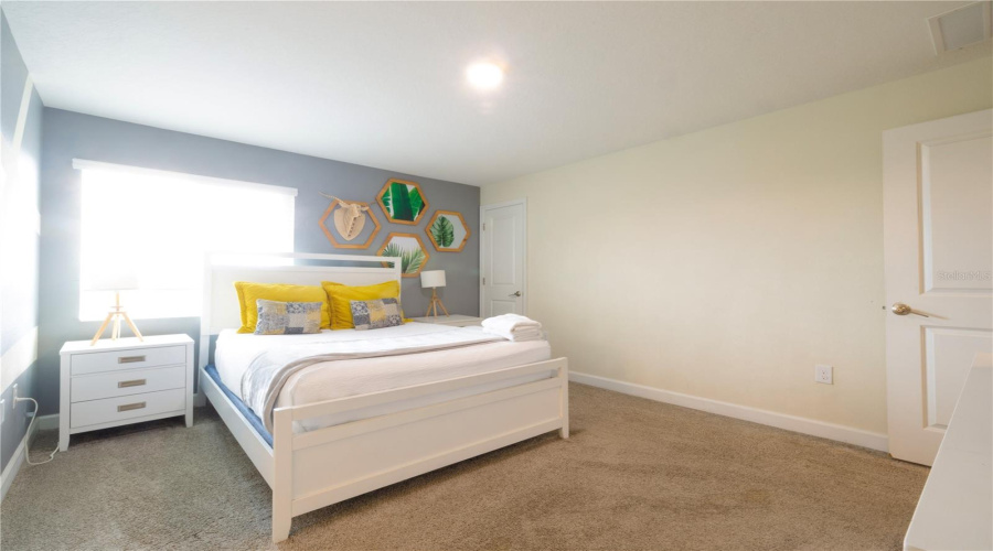 DAVENPORT, Florida 33896, 5 Bedrooms Bedrooms, ,4 BathroomsBathrooms,Residential,For Sale,OCEAN COURSE,0,MFRO6432403