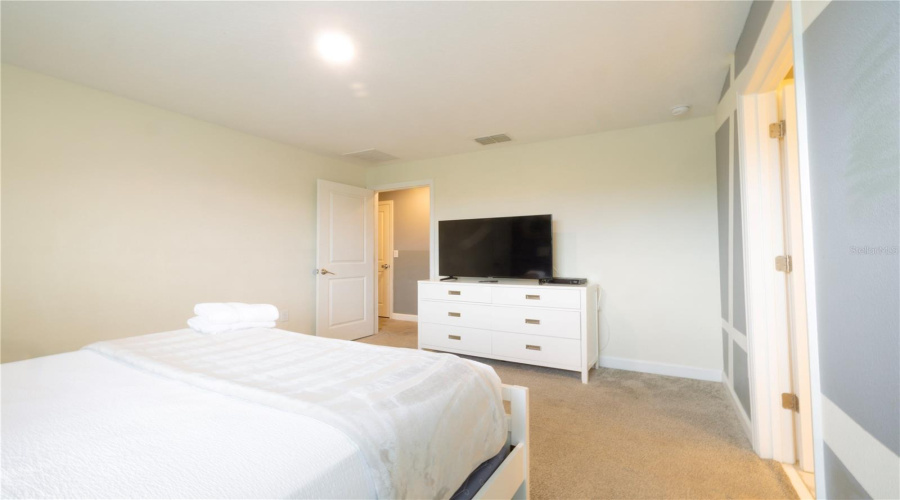 DAVENPORT, Florida 33896, 5 Bedrooms Bedrooms, ,4 BathroomsBathrooms,Residential,For Sale,OCEAN COURSE,0,MFRO6432403