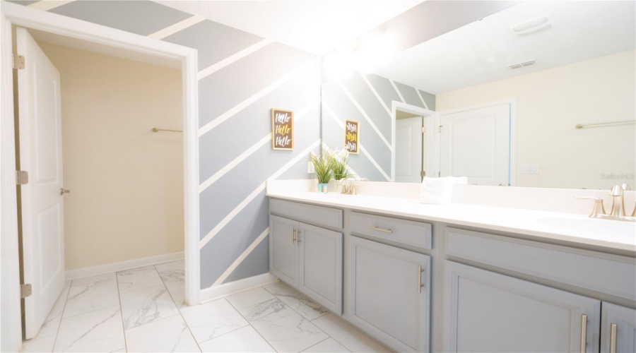 DAVENPORT, Florida 33896, 5 Bedrooms Bedrooms, ,4 BathroomsBathrooms,Residential,For Sale,OCEAN COURSE,0,MFRO6432403