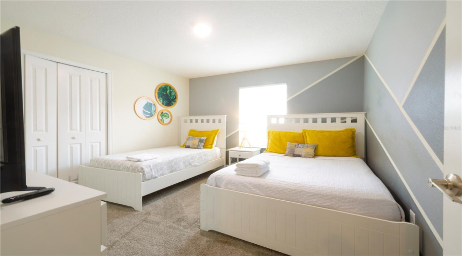 DAVENPORT, Florida 33896, 5 Bedrooms Bedrooms, ,4 BathroomsBathrooms,Residential,For Sale,OCEAN COURSE,0,MFRO6432403