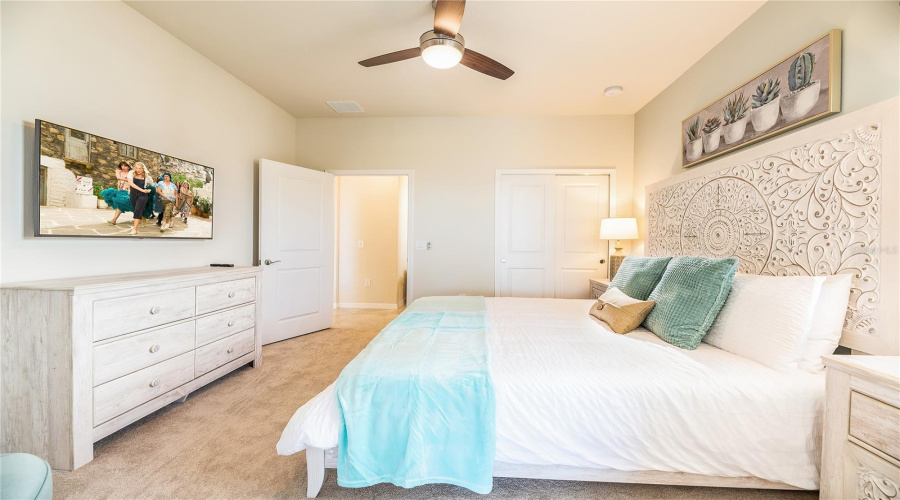 DAVENPORT, Florida 33897, 7 Bedrooms Bedrooms, ,5 BathroomsBathrooms,Residential,For Sale,LANA,0,MFRS5141140